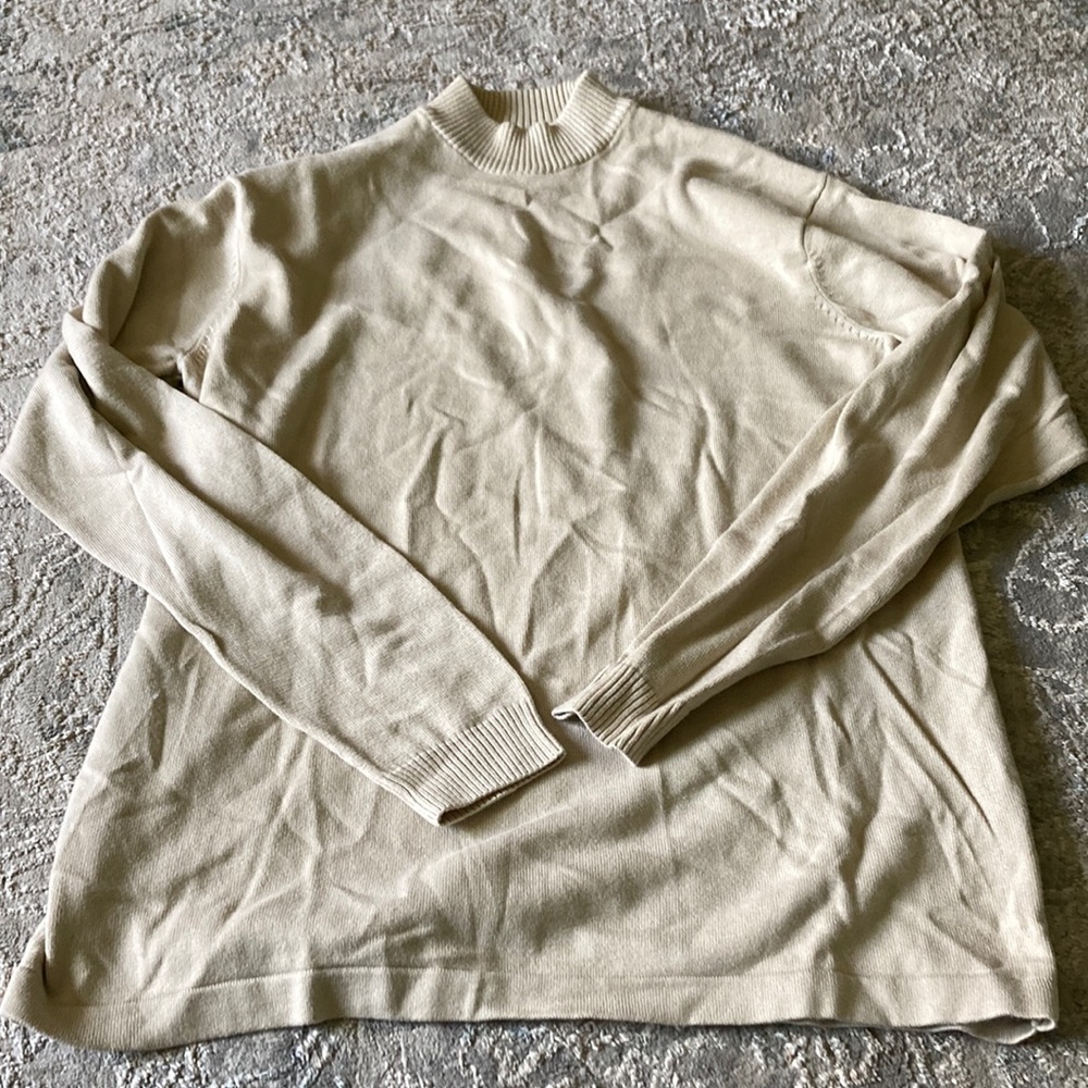 M Geoffrey Beene mock turtle neck top